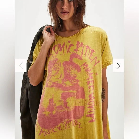 Cosmic Kitten T-Shirt Dress; Magnolia Pearl; One Size - Picture 2 of 9